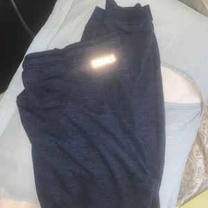 Nobull joggers in blue color